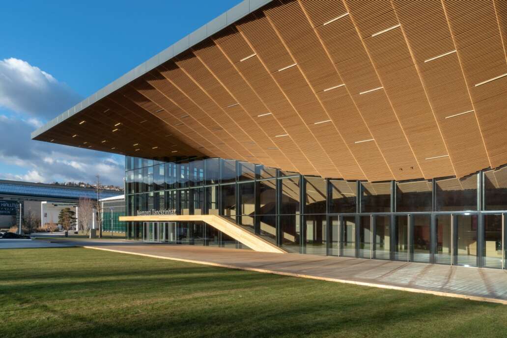 &Eacute;p&uuml;letfot&oacute;z&aacute;s - Hlinka Zsolt - Ingatlan, iroda, &eacute;tterem, hotel k&uuml;lső-belső f&eacute;nyk&eacute;pez&eacute;se.